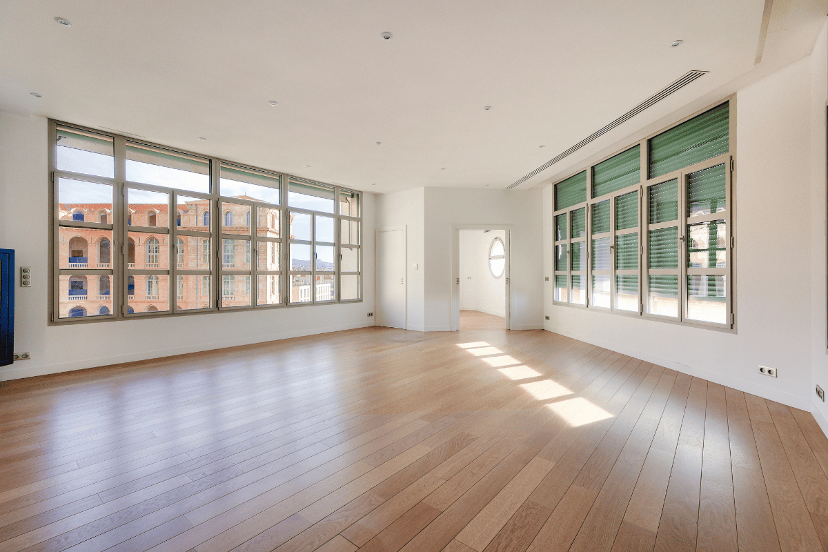 Bright office space with bay windows in Marseille at Hiptown Le Panier