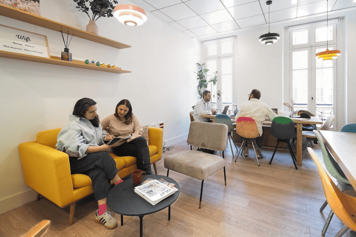 Relaxation area and bright coworking zone - Hiptown Vieux-Port Marseille shared offices
