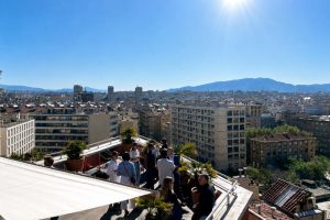Rooftop Hiptown Marseille Panier aménagé pour un séminaire ou un événement professionnel convivial