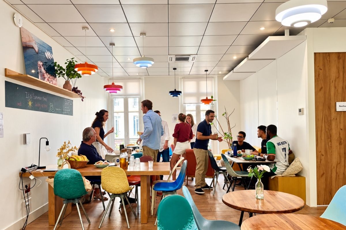 All-inclusive office with furniture and services included
